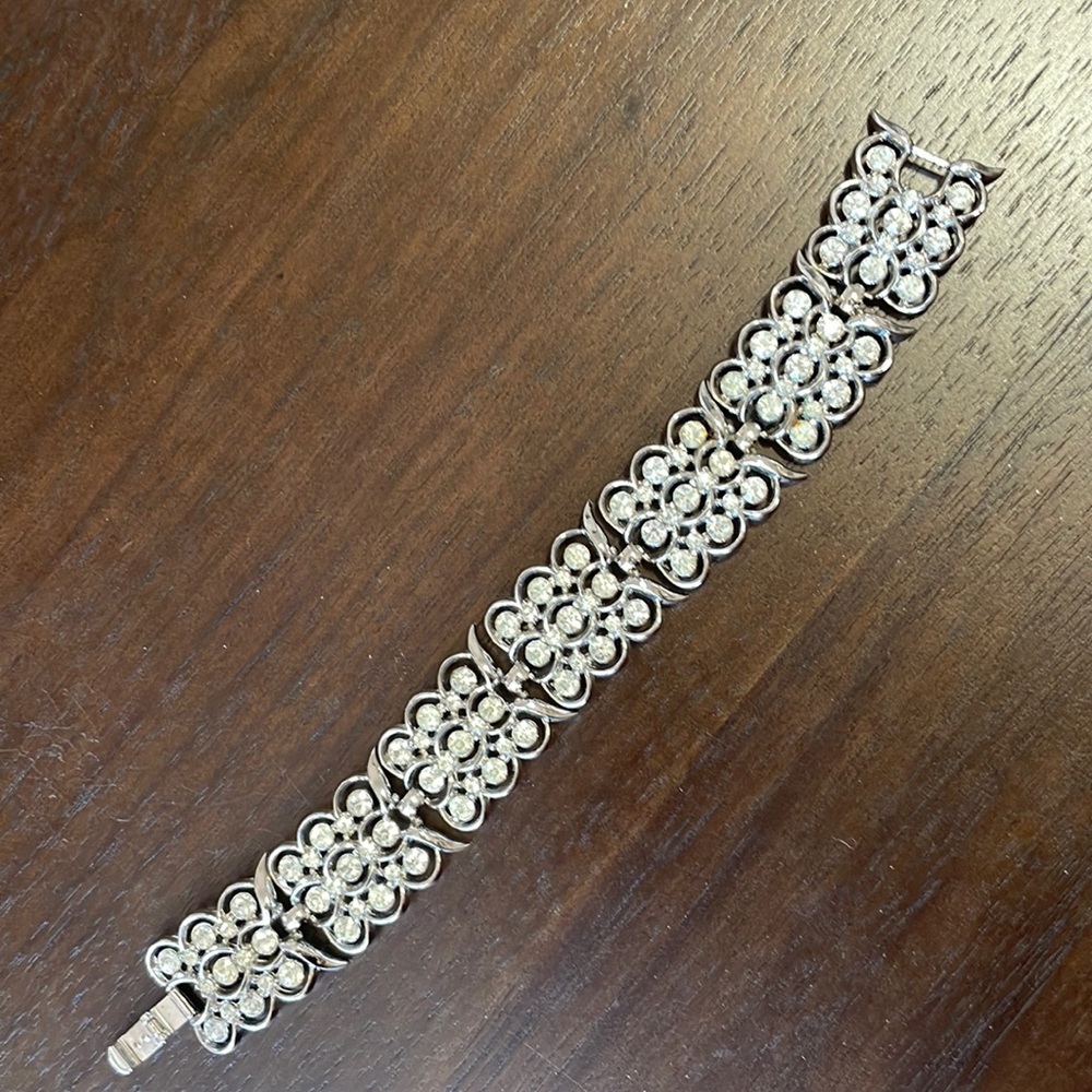 Vintage Crown TRIFARI Rhinestone Bracelet 7”